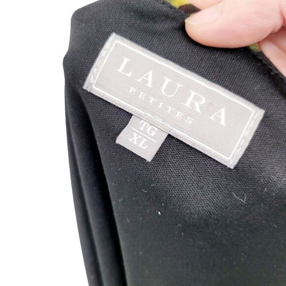 2/$20 Laura Petites Black & Red Flowers Top Blouse Size: XL - Picture 8 of 8